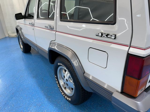 Jeep-Cherokee-1991-SUV-11