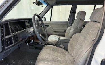 Jeep-Cherokee-1991-SUV-12
