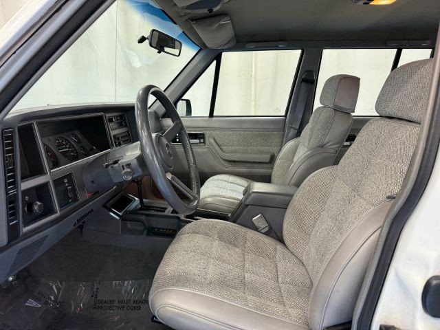 Jeep-Cherokee-1991-SUV-12