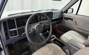 Jeep-Cherokee-1991-SUV-13