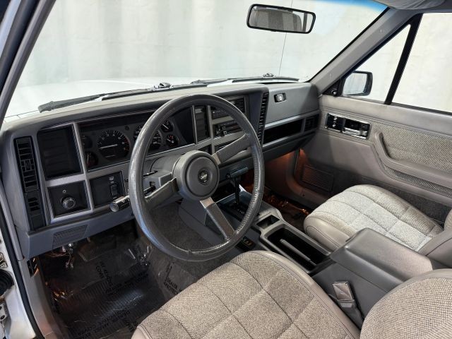 Jeep-Cherokee-1991-SUV-13