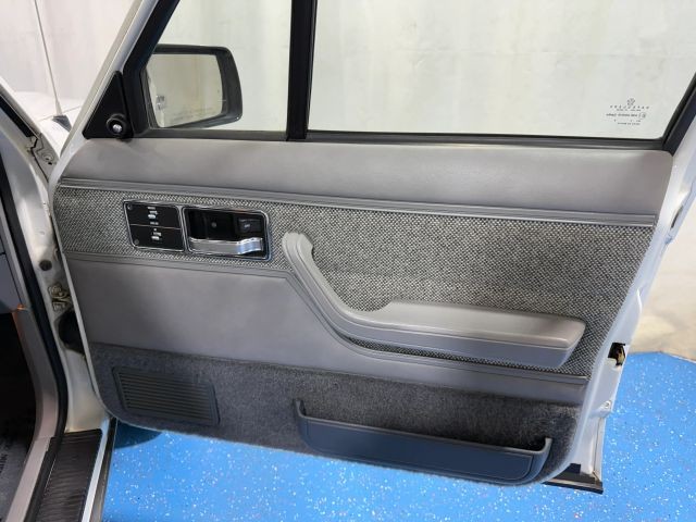 Jeep-Cherokee-1991-SUV-19