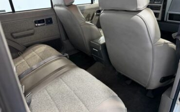 Jeep-Cherokee-1991-SUV-21