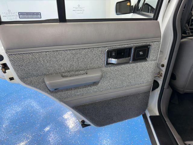 Jeep-Cherokee-1991-SUV-24