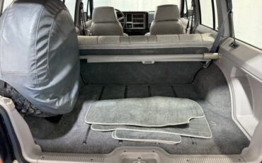 Jeep-Cherokee-1991-SUV-25