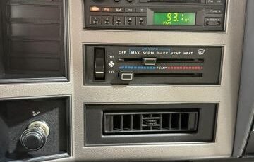 Jeep-Cherokee-1991-SUV-27