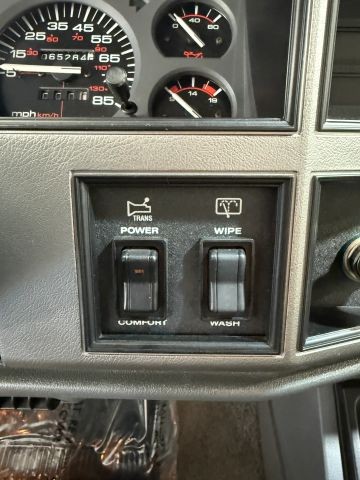 Jeep-Cherokee-1991-SUV-36