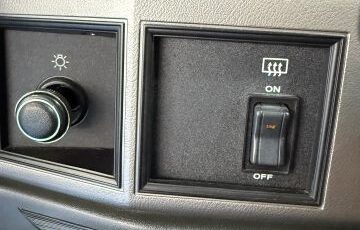 Jeep-Cherokee-1991-SUV-37