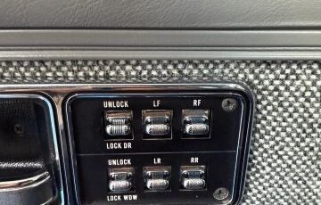 Jeep-Cherokee-1991-SUV-38