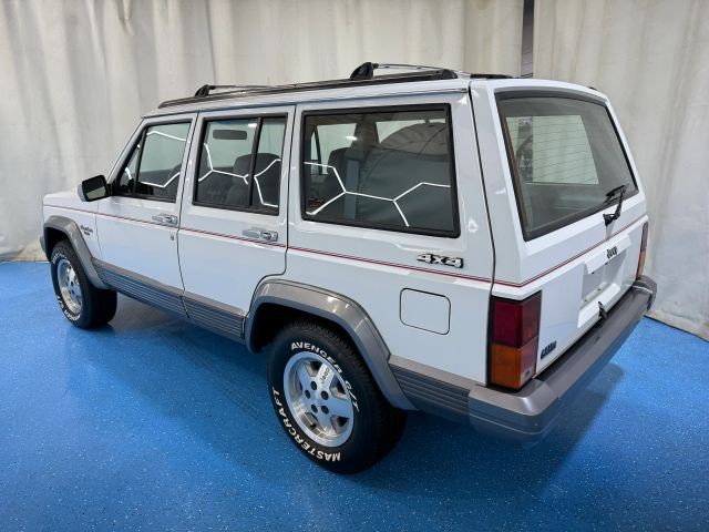 Jeep-Cherokee-1991-SUV-5