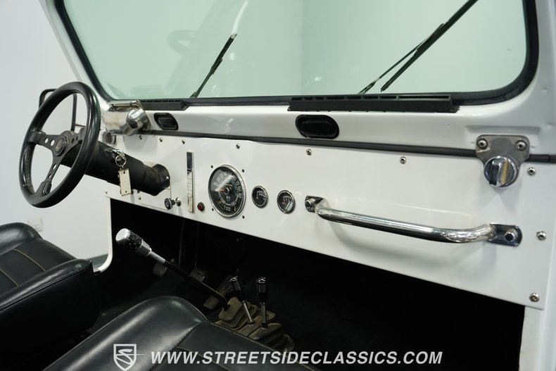 Jeep-Cj5-1979-White-Black-47