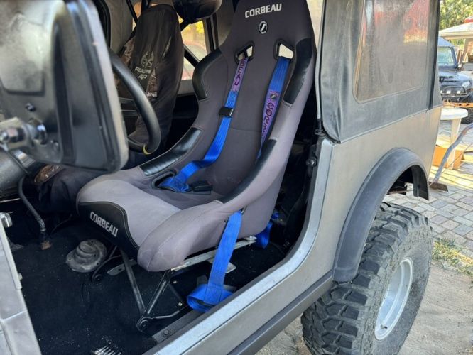 Jeep-Cj7-1977-Gray-Black-3