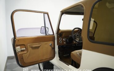 Jeep-Cj7-1980-White-Tan-3