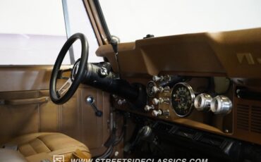 Jeep-Cj7-1980-White-Tan-4