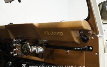 Jeep-Cj7-1980-White-Tan-5