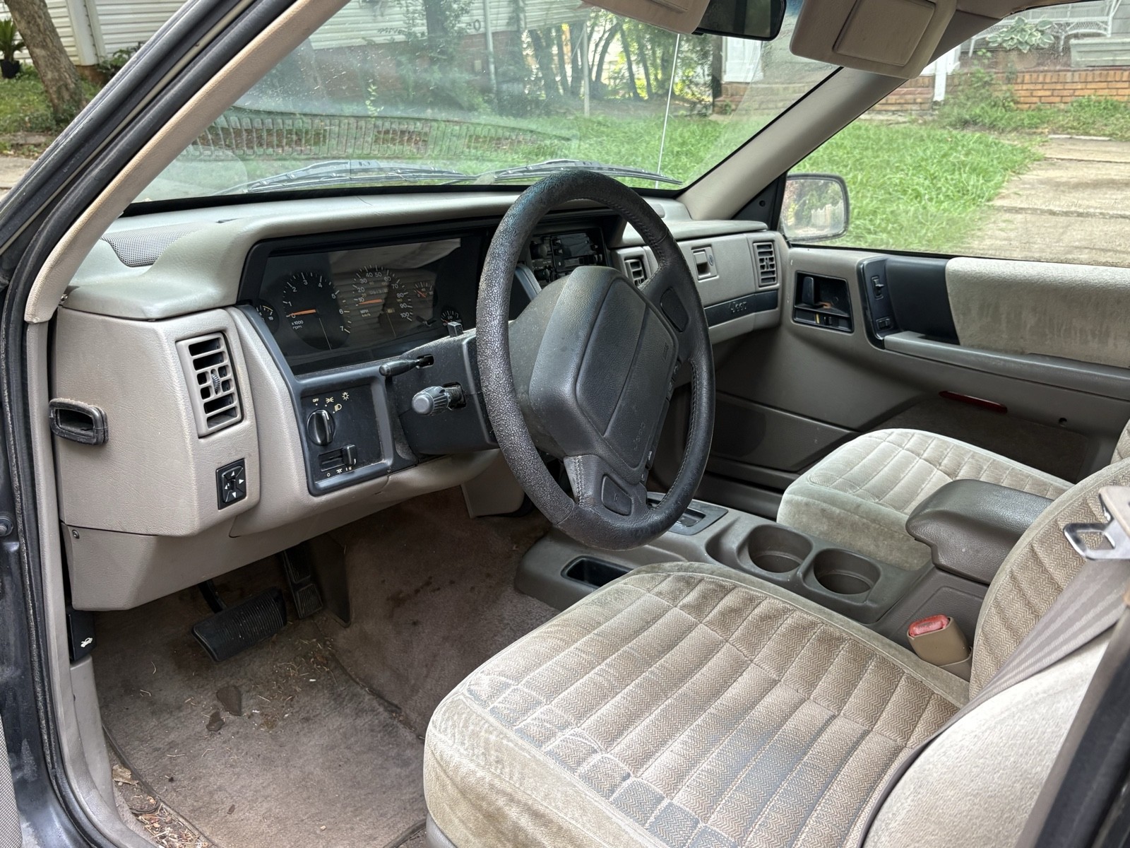 Jeep-Grand-Cherokee-1995-SUV-11