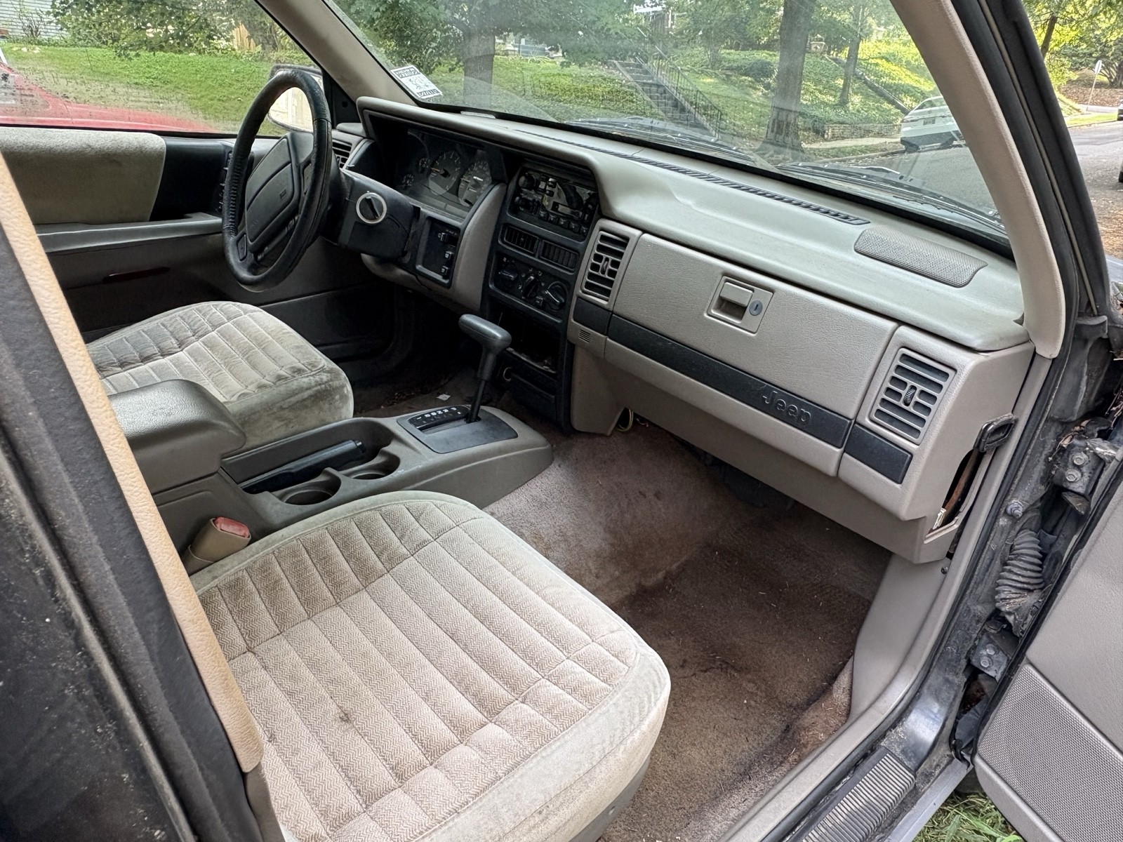 Jeep-Grand-Cherokee-1995-SUV-8