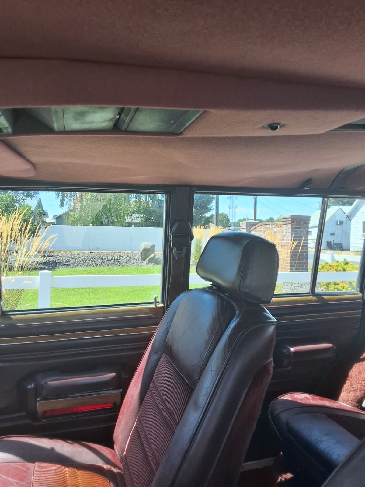 Jeep-Grand-Wagoneer-1989-SUV-15