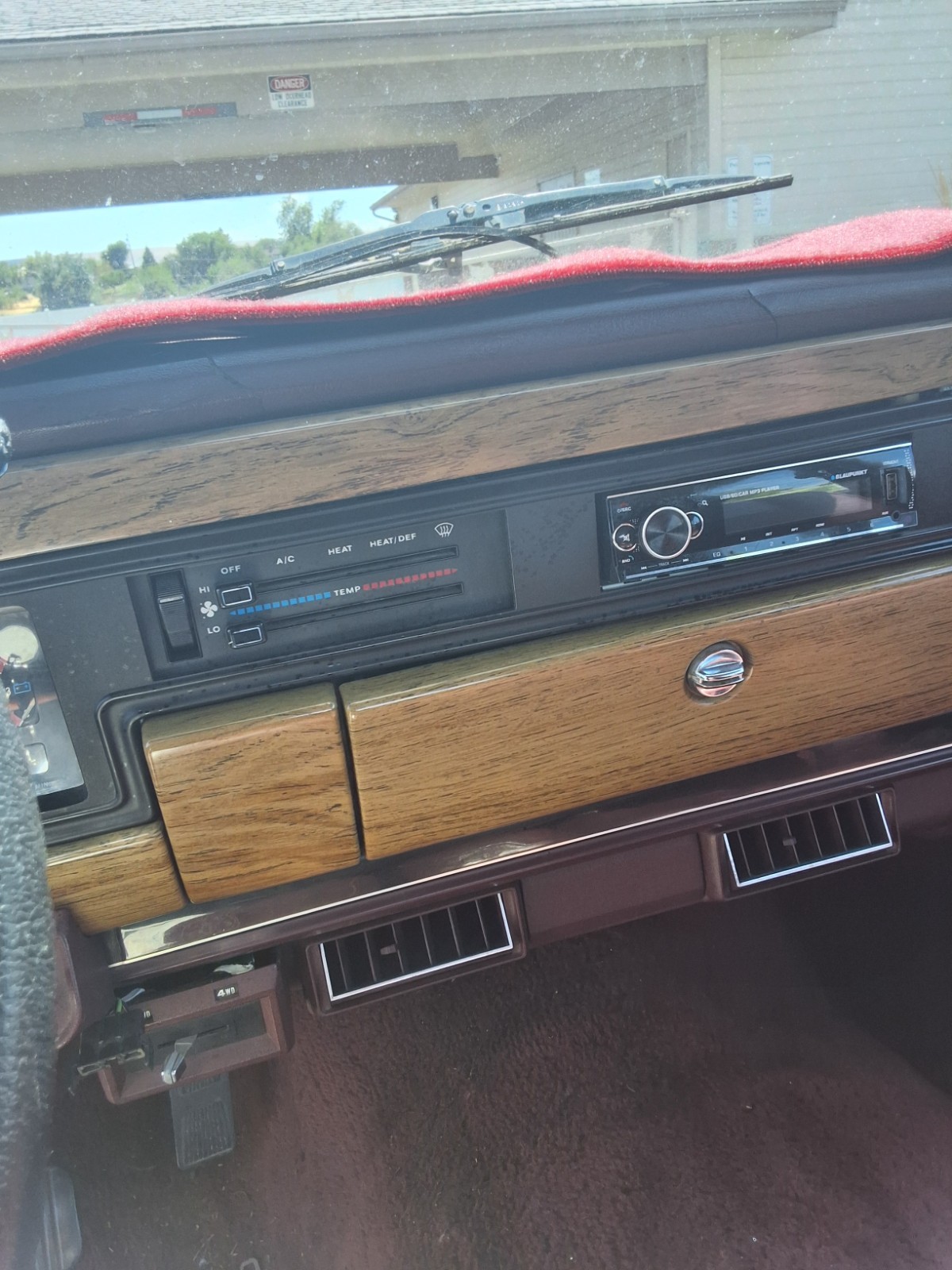 Jeep-Grand-Wagoneer-1989-SUV-21