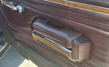 Jeep-Grand-Wagoneer-1989-SUV-31