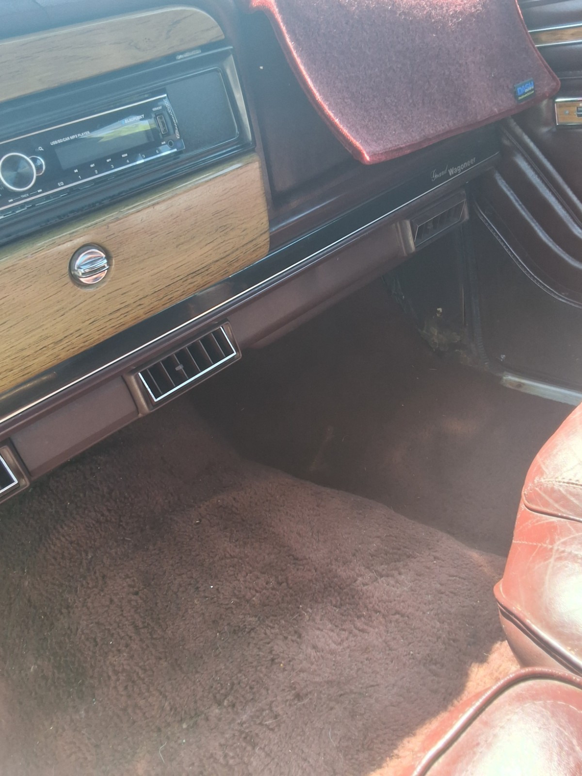 Jeep-Grand-Wagoneer-1989-SUV-36
