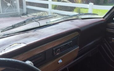 Jeep-Grand-Wagoneer-1989-SUV-37
