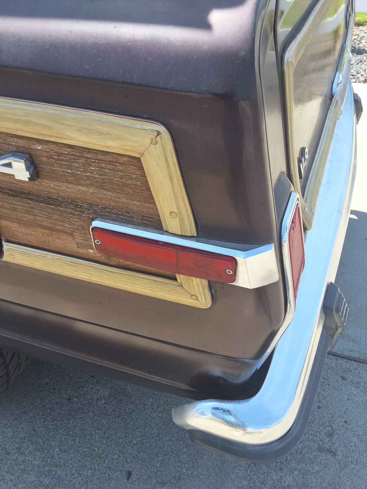 Jeep-Grand-Wagoneer-1989-SUV-5