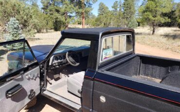 Jeep-J10-1976-Black-Gray-11