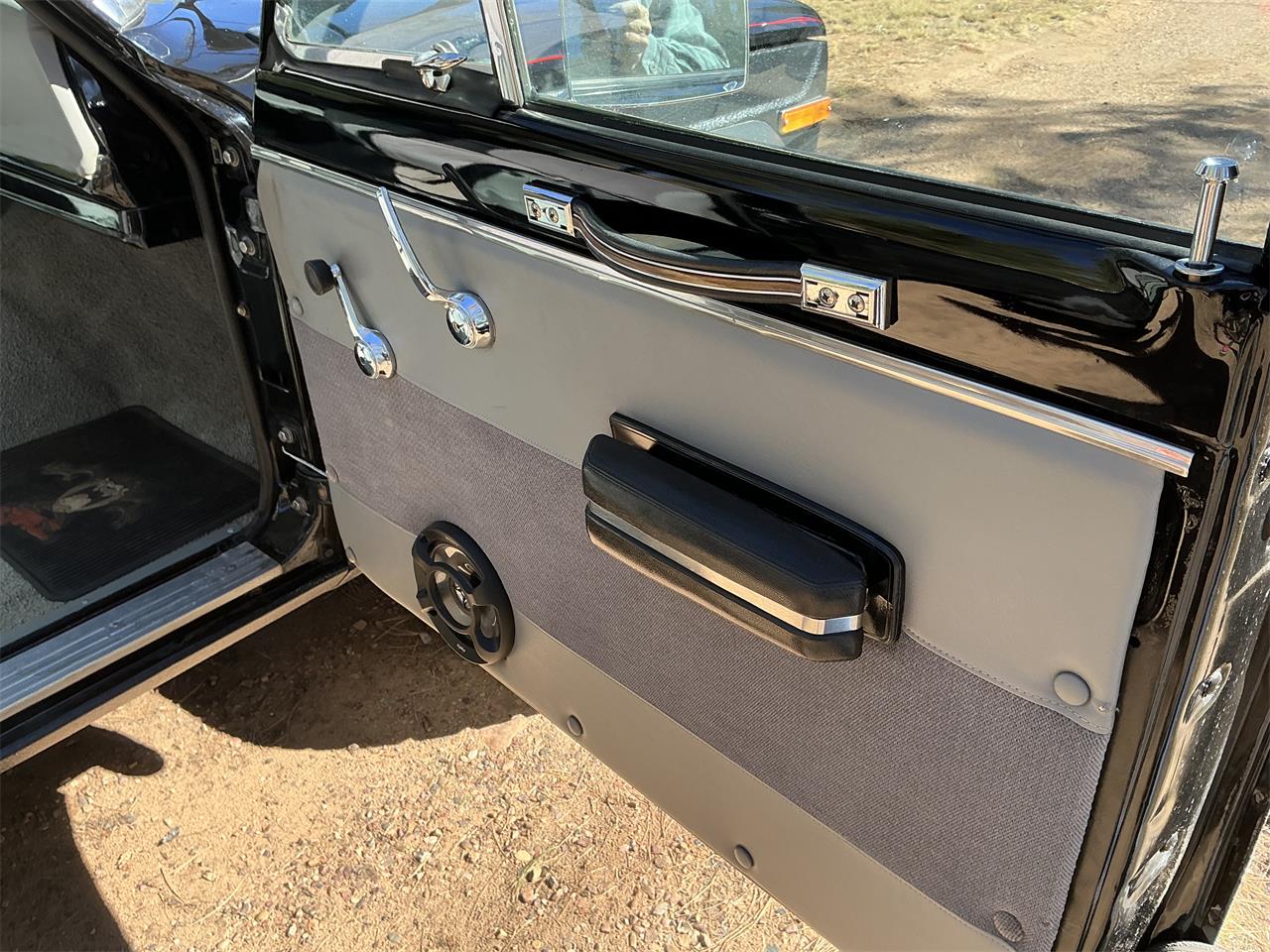 Jeep-J10-1976-Black-Gray-14