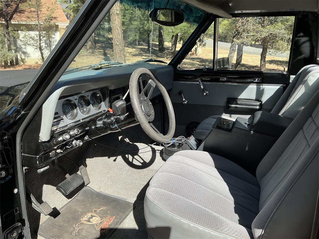Jeep-J10-1976-Black-Gray-17