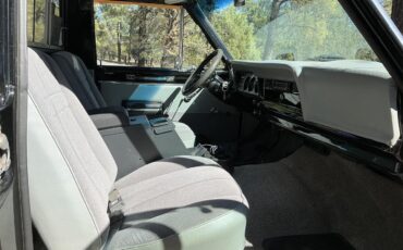 Jeep-J10-1976-Black-Gray-2
