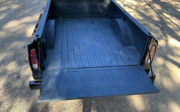 Jeep-J10-1976-Black-Gray-8