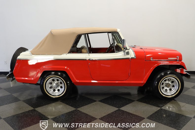 Jeep-Jeepster-1968-Red-Tan-11