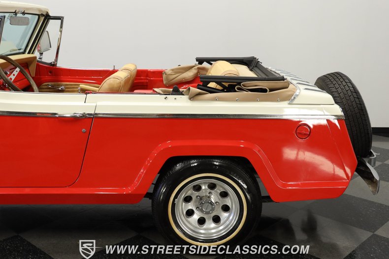 Jeep-Jeepster-1968-Red-Tan-21