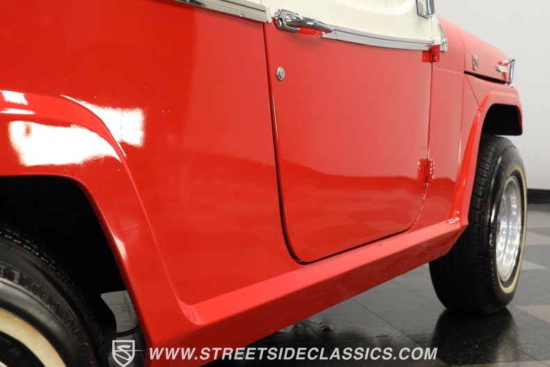 Jeep-Jeepster-1968-Red-Tan-24