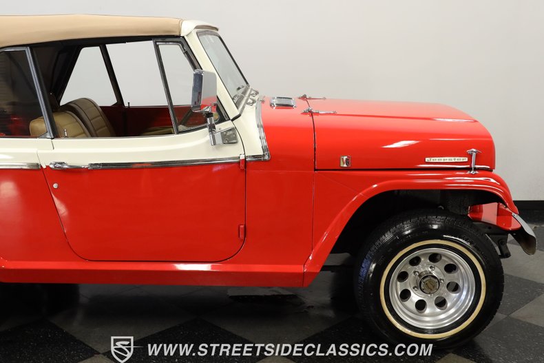Jeep-Jeepster-1968-Red-Tan-26
