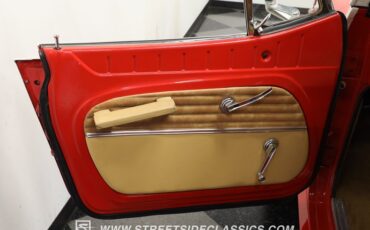 Jeep-Jeepster-1968-Red-Tan-31