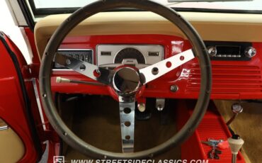 Jeep-Jeepster-1968-Red-Tan-33