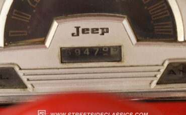 Jeep-Jeepster-1968-Red-Tan-35
