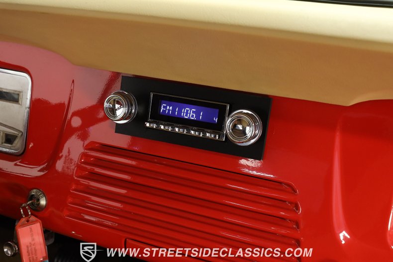 Jeep-Jeepster-1968-Red-Tan-36