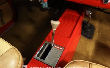 Jeep-Jeepster-1968-Red-Tan-37