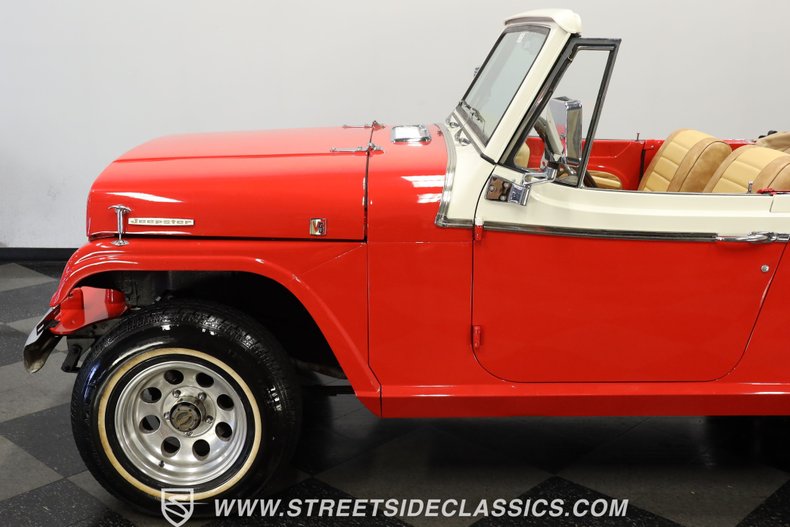 Jeep-Jeepster-1968-Red-Tan-39