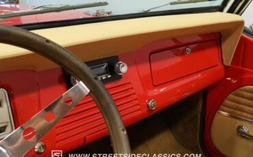 Jeep-Jeepster-1968-Red-Tan-40