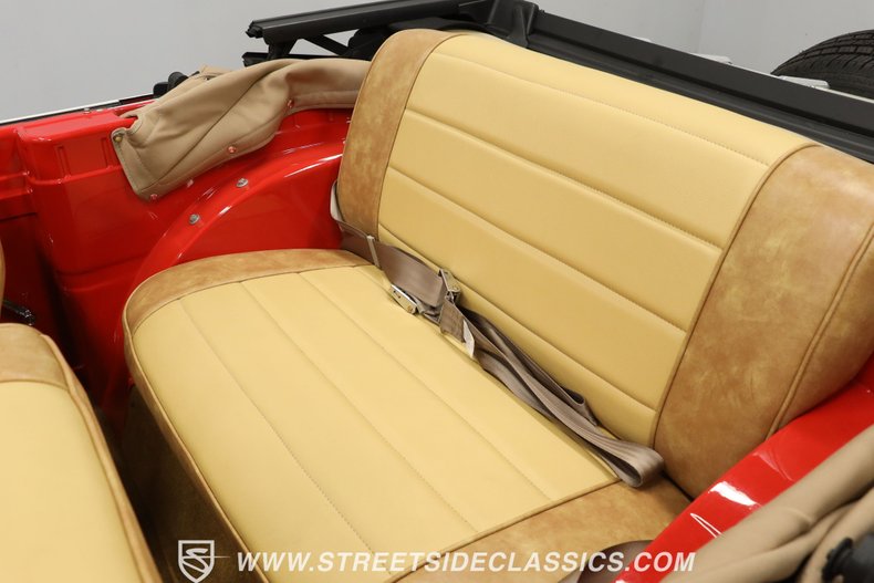 Jeep-Jeepster-1968-Red-Tan-42