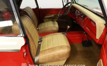 Jeep-Jeepster-1968-Red-Tan-44