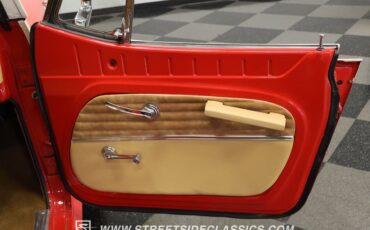 Jeep-Jeepster-1968-Red-Tan-48