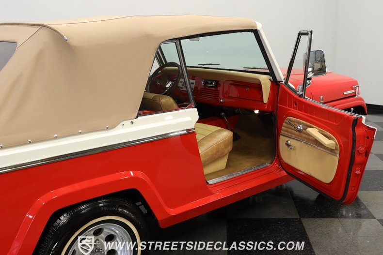 Jeep-Jeepster-1968-Red-Tan-49