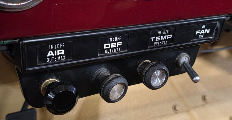 Jeep-Other-1973-Maroon-Tan-42