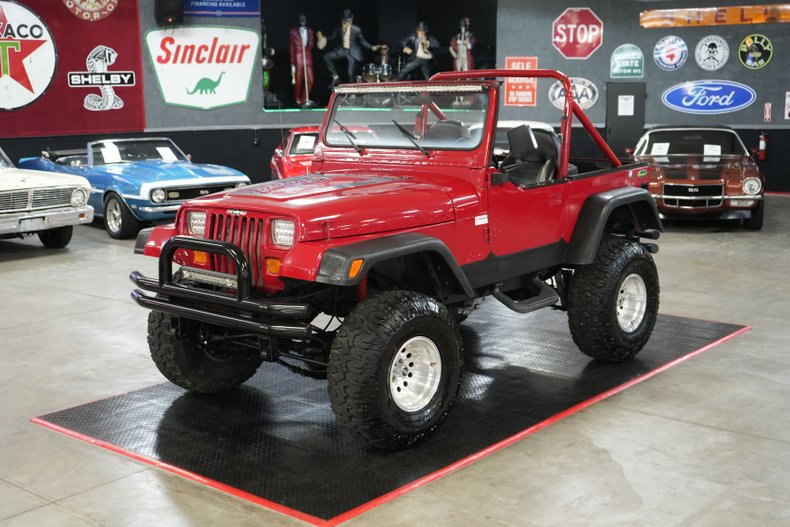 Jeep-Other-1982-Red-Black-12