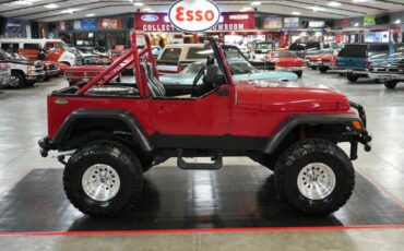 Jeep-Other-1982-Red-Black-17